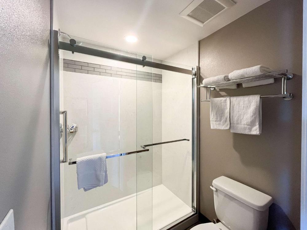 King Room with Spa Bath - Non-Smoking interior
